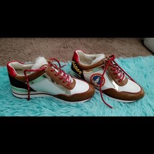 Just worn twice and are in perfect shape Micheal kors shoes